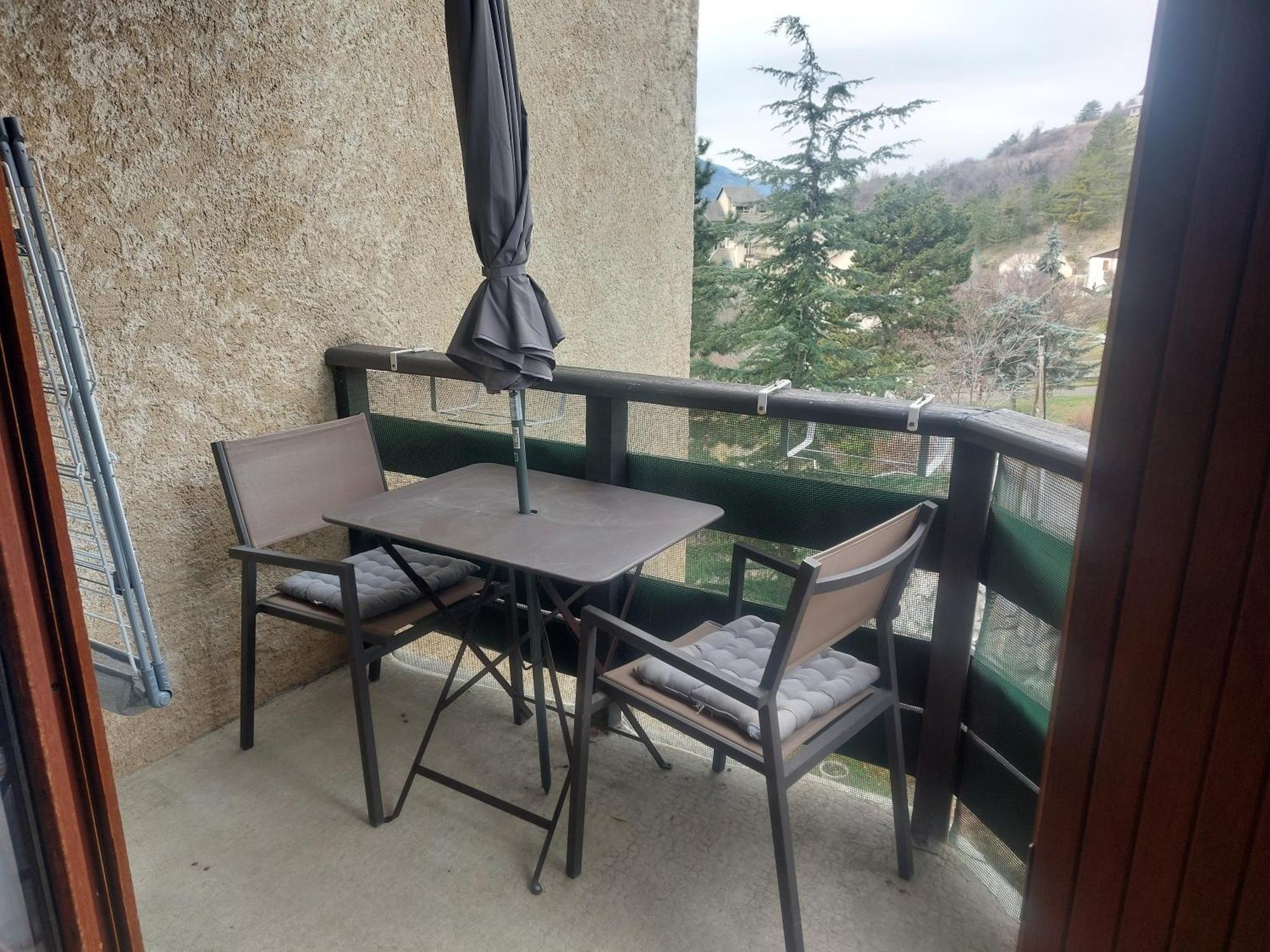 אמבראן Appartement En Residence Proche Du Plan D'Eau מראה חיצוני תמונה